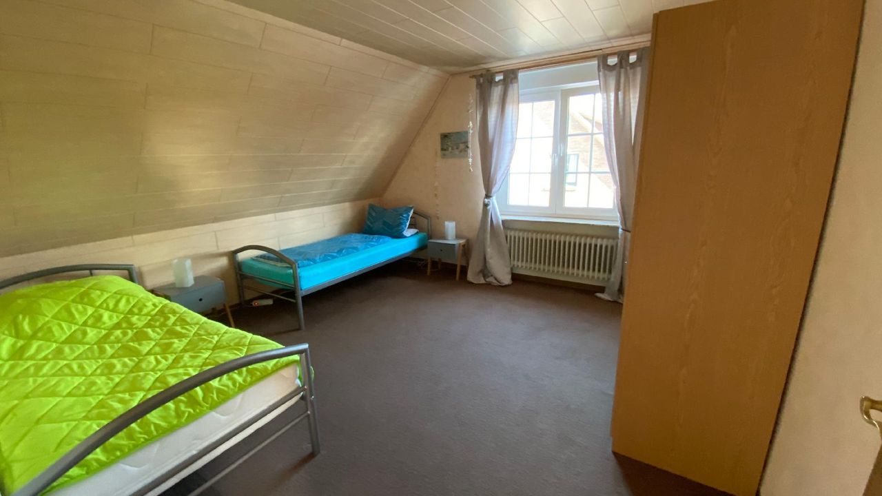 Schlafbereich. 3 Schlafzimmer mit zwei Einzelbetten und Schrank Schlafbereich. 3 Schlafzimmer mit zwei Einzelbetten und Schrank